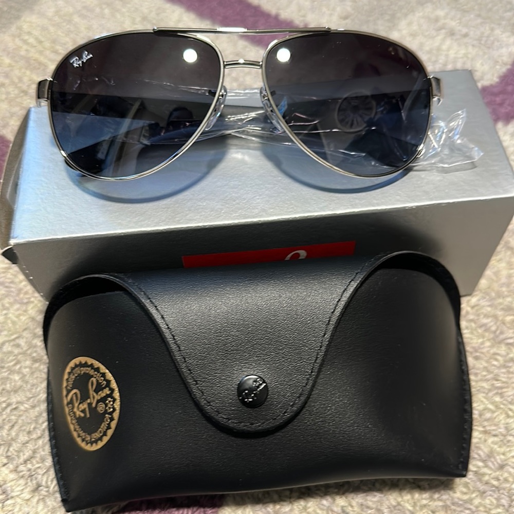 RayBan Aviators, RB3457 134/8G Black/Gray Gradient Lenses NEW